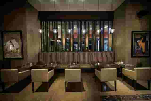 Stages Restaurant & Lounge