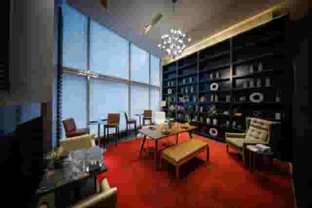 Stages Restaurant & Lounge