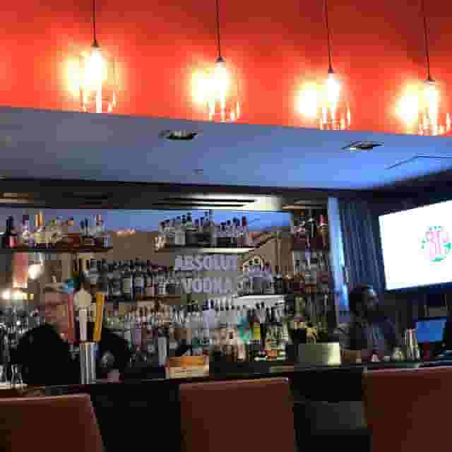 Stages Restaurant & Lounge