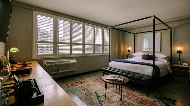 Spacious Rooms and Suites Near University of Toronto | The Anndore House