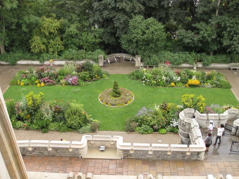 Casa Loma manicured gardens for outdoor corporate breakout space and intimate cocktail reception.