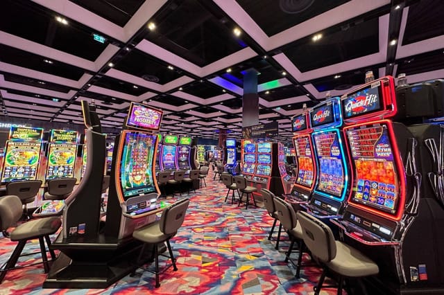 This is what it's like to visit Toronto's new $1 billion casino