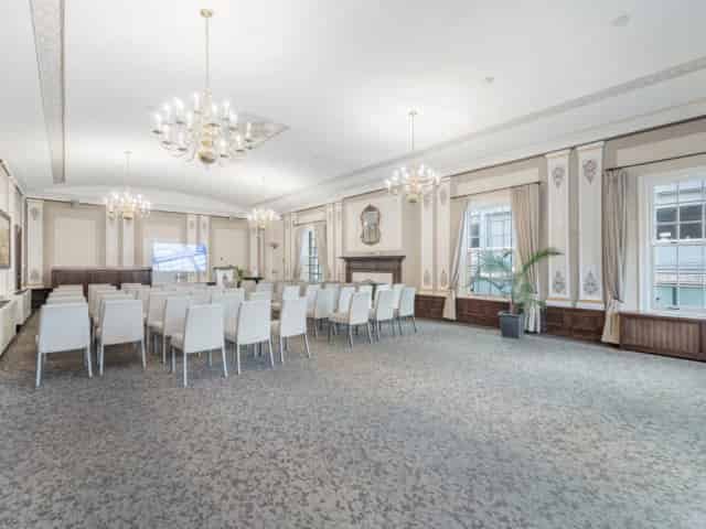 Fairley Lounge
