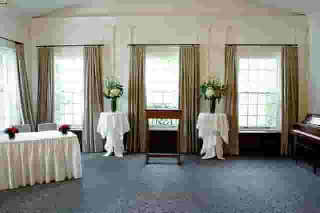 Fairley Lounge