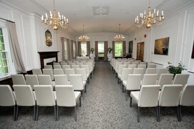 Fairley Lounge