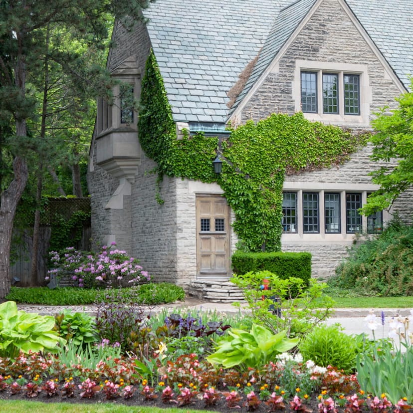 Estates of Sunnybrook boutique conference venue for executive retreats and luxury micro-weddings.
