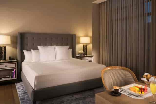 Palacios Ballroom at Marquis Reforma: upscale hotel room for corporate events and VIP lodging.