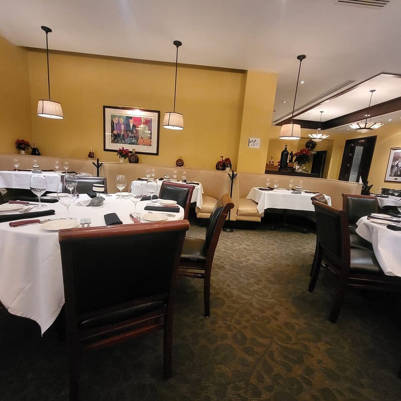 Bar 12-21 private dining room with banquette seating for corporate events and banquet parties.