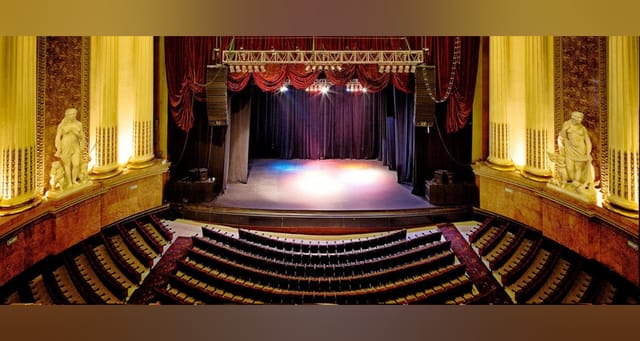 Teatro Metropolitan concert hall: proscenium theater stage for keynote presentations and events.