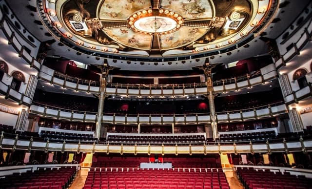Teatro de la Ciudad Esperanza Iris