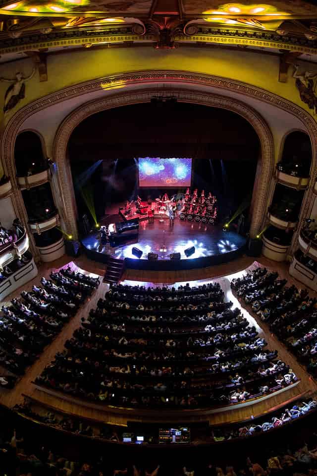 Teatro de la Ciudad Esperanza Iris