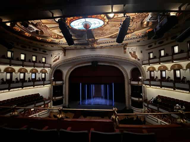 Teatro de la Ciudad Esperanza Iris