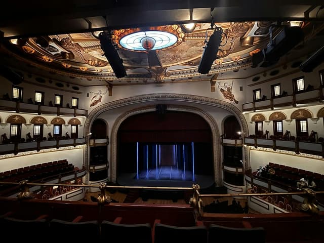 Teatro de la Ciudad Esperanza Iris
