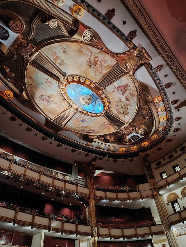 Teatro de la Ciudad Esperanza Iris