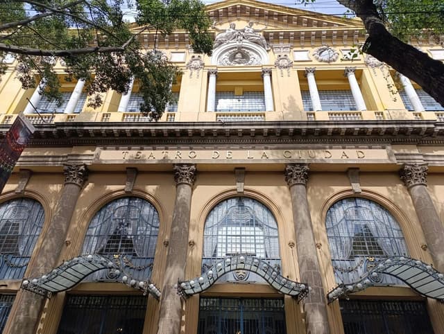 Teatro de la Ciudad Esperanza Iris
