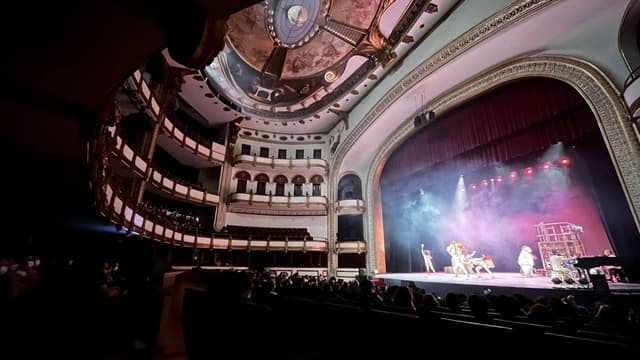 Teatro de la Ciudad Esperanza Iris