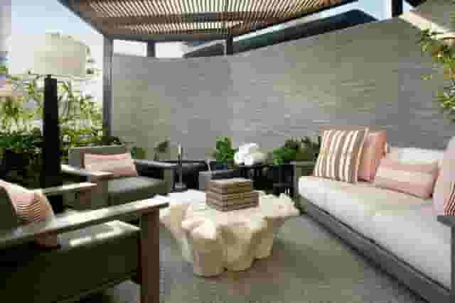Outdoor secret garden