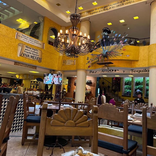 Vibrant Villa Maria restaurant for team-building dinners and welcome receptions.