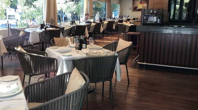 La Mansión restaurant interior for business lunches and networking events.
