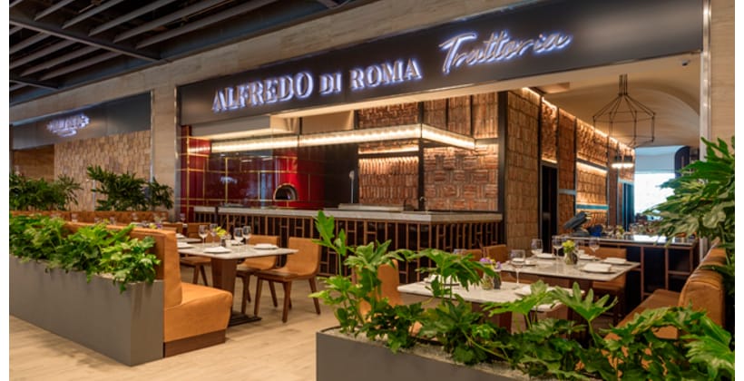 Alfredo Di Roma restaurant: sophisticated dining venue for small-group business dinners and events.