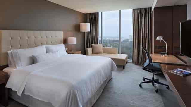 Cerezo guest room at Westin Santa Fe with dedicated workspace for business travel and conferences.