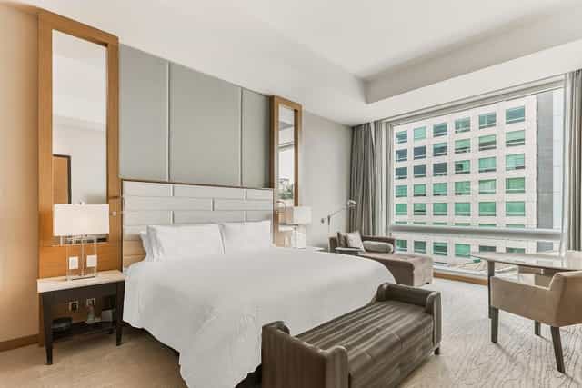 Modern corporate hotel room at Mar Rojo, Live Aqua CDMX, perfect for VIP business events.