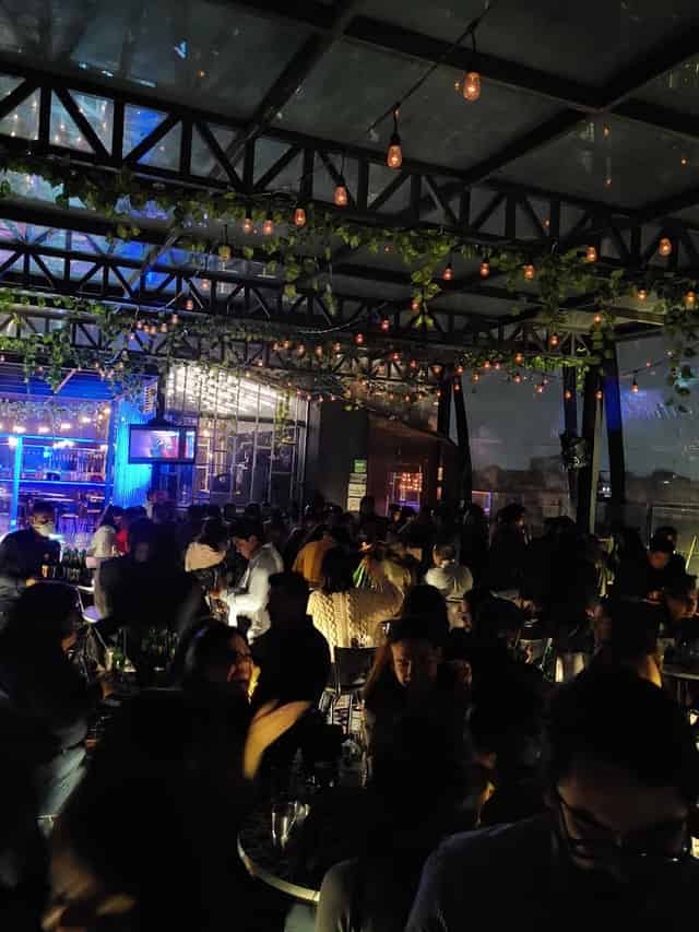Live music bar