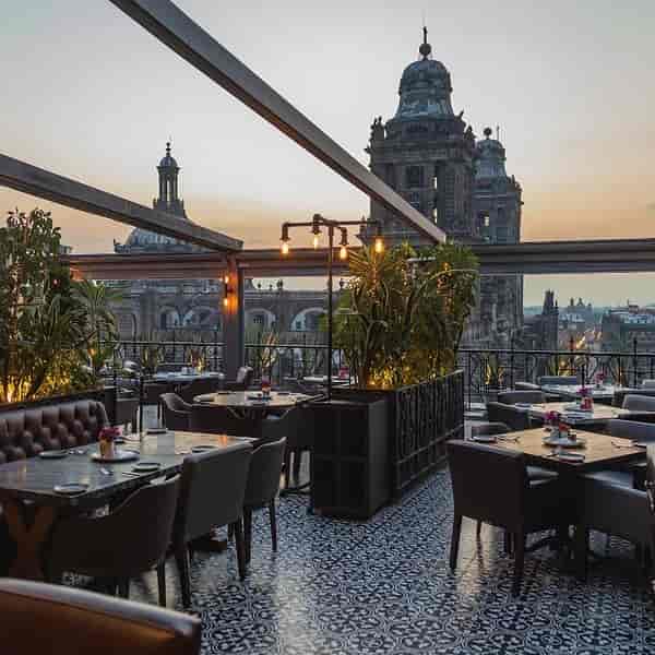 Rooftop restaurant in Terraza Dos Equis, ideal for incentive dinners and networking events.