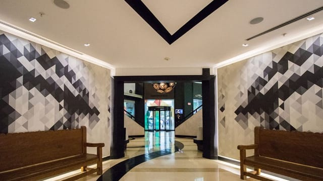 Le Méridien Mexico City meeting space with geometric design for corporate events and conferences.