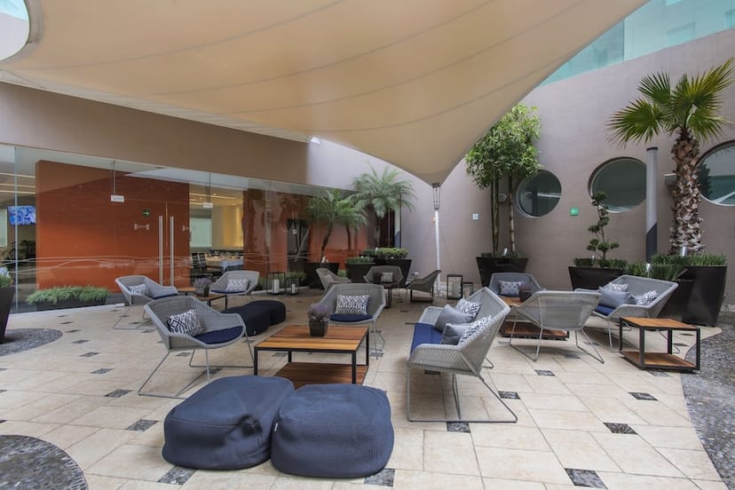Terraza Lounge at Hotel Novit: covered outdoor space for networking and corporate events.