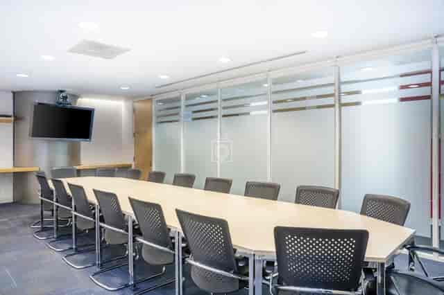 Boardroom-style private office in Siglum Tower for professional corporate meetings.