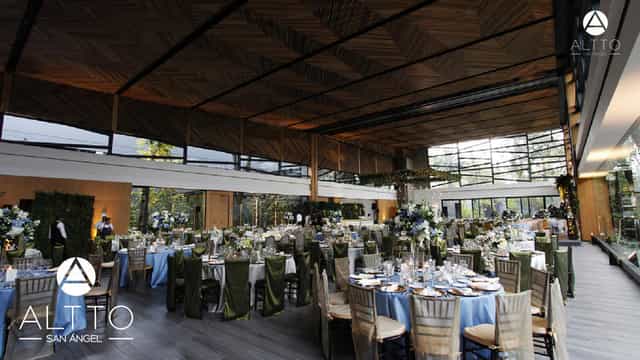Upscale venue in Altto San Ángel with herringbone ceiling for luxury banquet events.