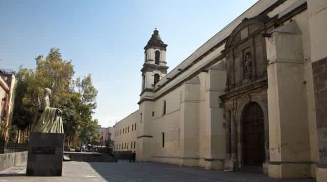 Historic Patios de San Jerónimo venue with stone arches for outdoor events and cultural site visits.