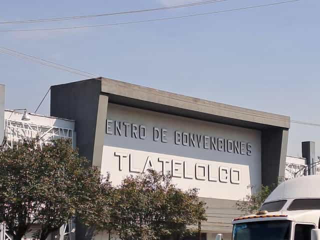 Exterior signage of Salón Tlatelolco, a venue for professional corporate events and exhibitions.