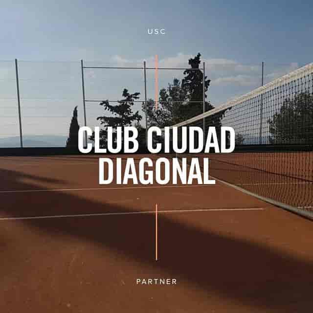 Tennis courts at Club Alemán for outdoor team-building and corporate networking events.