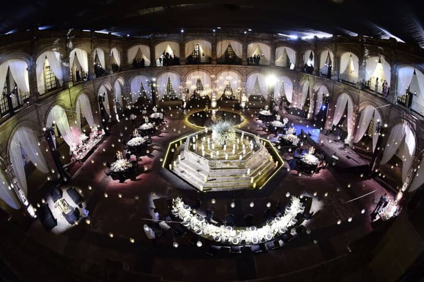Ex Convento San Hipólito gala venue with tiered lighting for luxury corporate events.