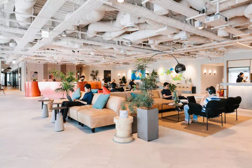 Modern co-working lounge for hybrid collaboration and professional networking.