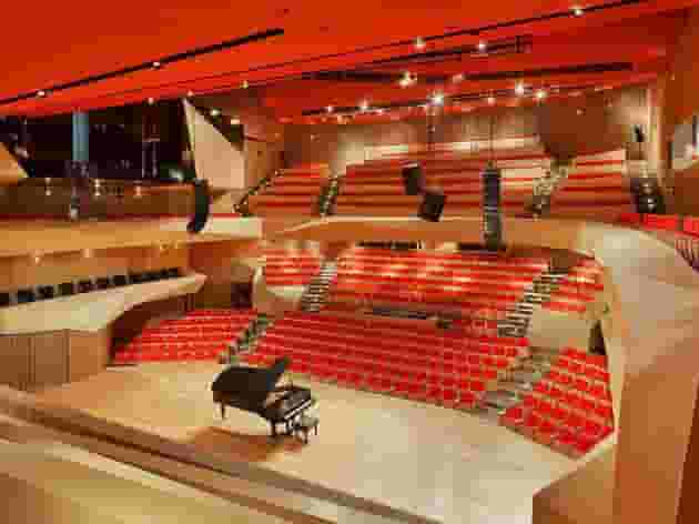 Performing arts theater