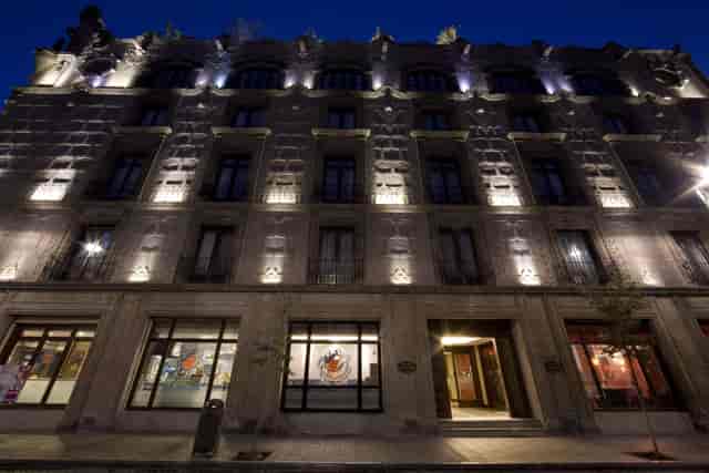 Hampton Inn Mexico City historic suite for corporate events and executive retreats.