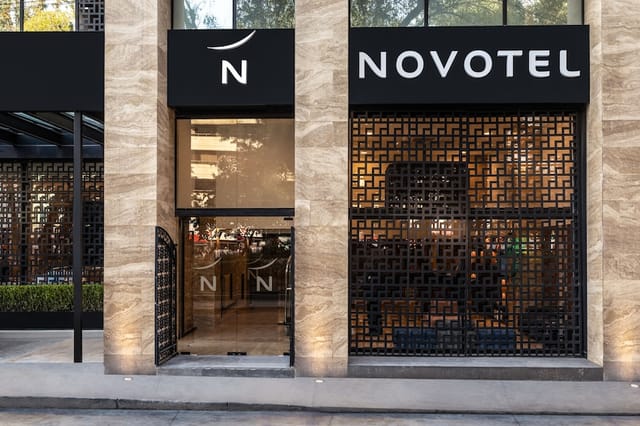 Modern Novotel Mexico City event space for corporate meetings and professional gatherings.