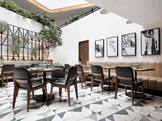 Biophilic cocktail reception venue at Kimpton Virgilio for corporate networking and dinner events.