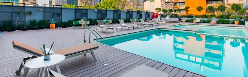 Poolside Terrace at NH Collection Mexico City: urban lounge for networking and corporate events.