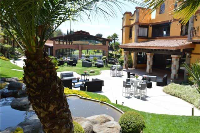 Rancho San Jorge saloon outdoor lounge for corporate networking and social events.