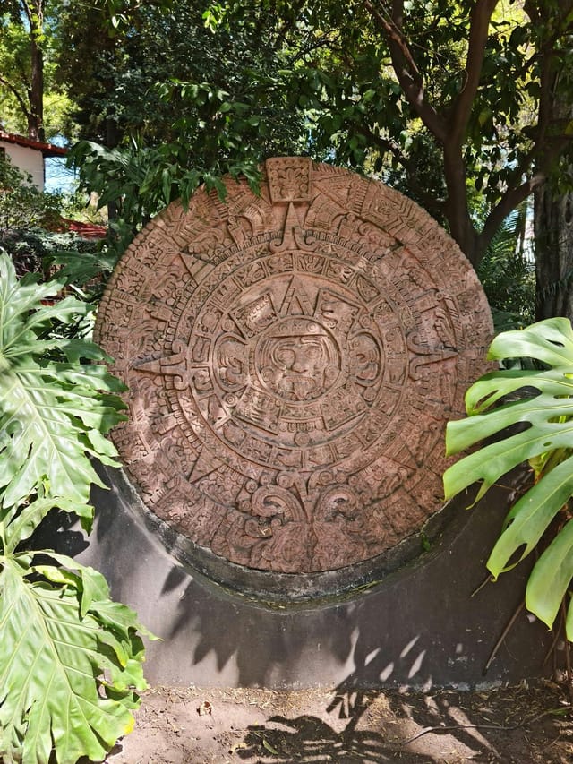 Cultural workshop at Casa de Cultura Jesús Reyes Heroles: historic event venue and gala backdrop.