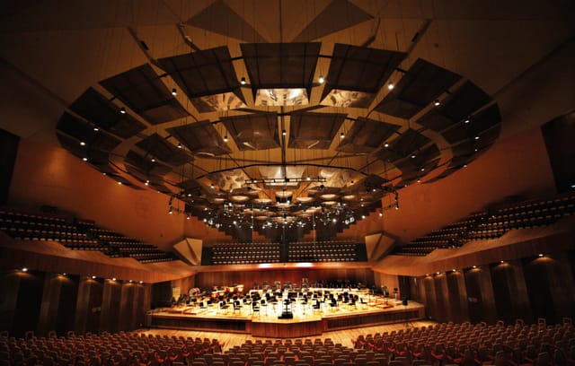 Música UNAM auditorium featuring acoustic design for keynote presentations and awards ceremonies.