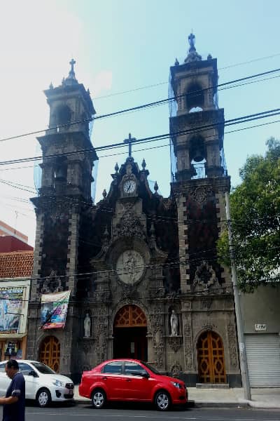 Nuestra Señora de la Consolación church architecture for wedding ceremony photography backdrop.