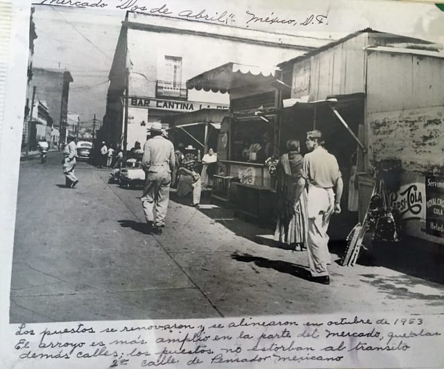 Storefront in Mercado 2 de Abril with high foot traffic for pop-up events and culinary tours.