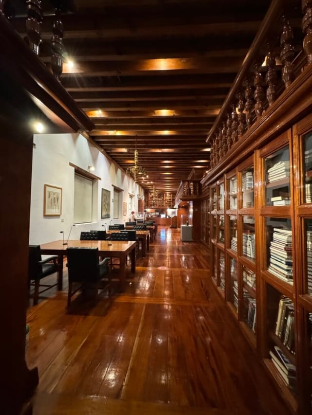 Biblioteca library meeting room at Museo Franz Mayer for executive retreats and literary events.