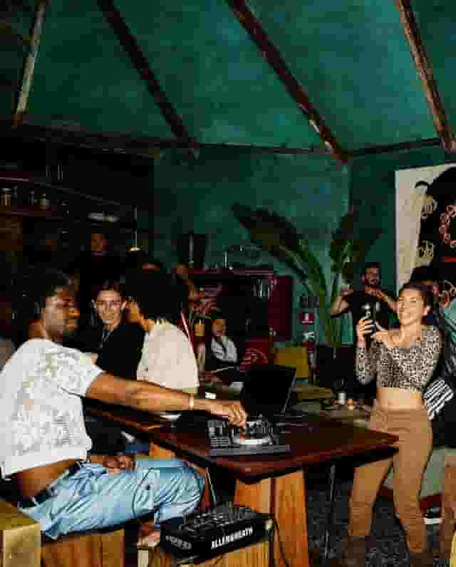 Cocktail bar