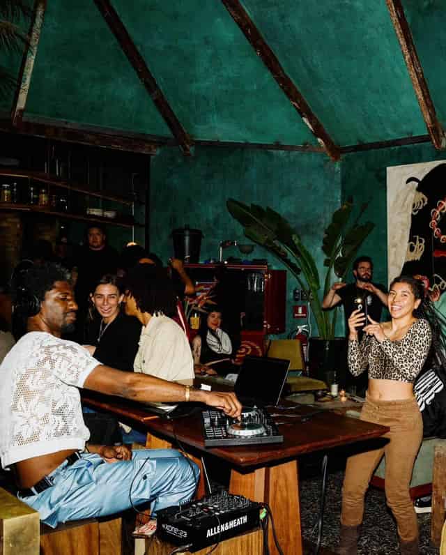Cocktail bar